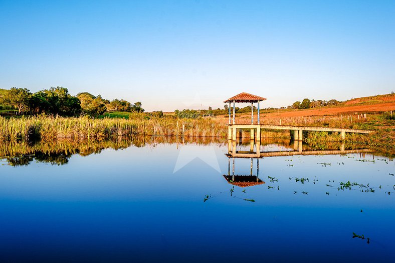 20 mil m² de sítio com piscina e churrasqueira