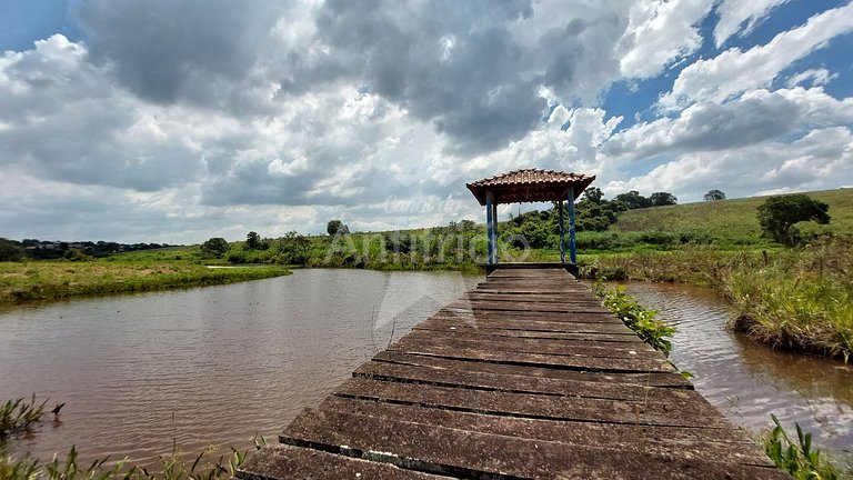 20 mil m² de sítio + piscina e churrasq.